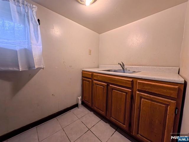 69 Wagner Place, Irvington, NJ 07111
