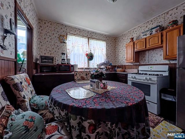 69 Wagner Place, Irvington, NJ 07111