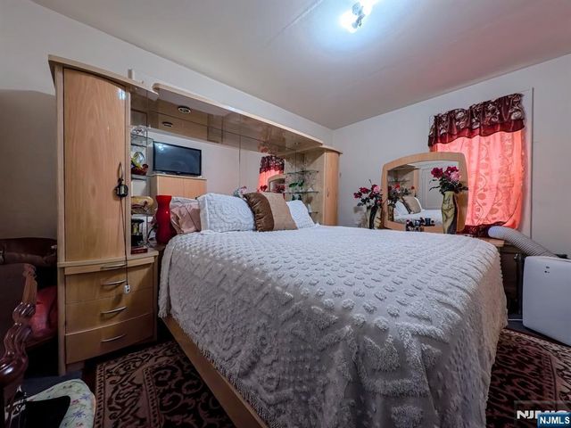 69 Wagner Place, Irvington, NJ 07111