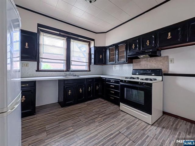 69 Wagner Place, Irvington, NJ 07111