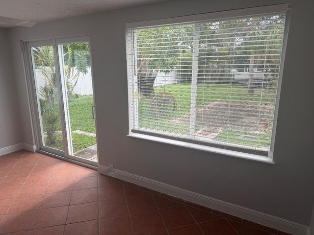 620 W Bloxham Street, Lantana, FL 33462