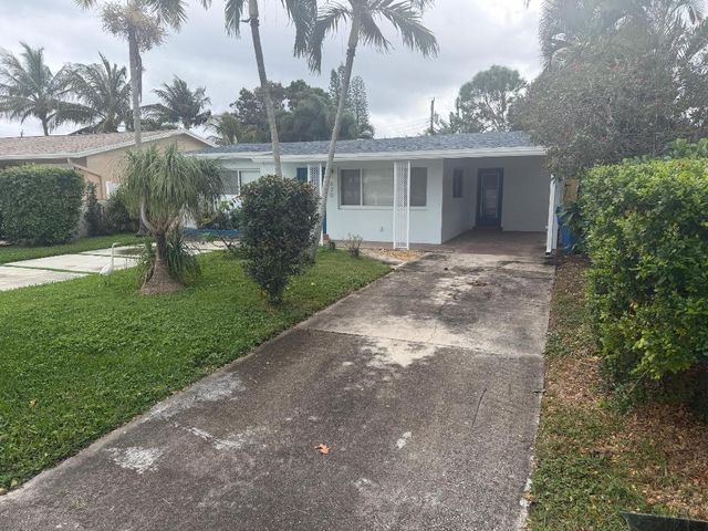 620 W Bloxham Street, Lantana, FL 33462