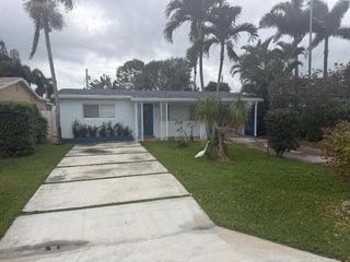 620 W Bloxham Street, Lantana, FL 33462