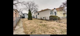 9030 S Ellis Avenue, Chicago, IL 60619