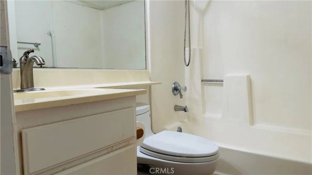 18242 Parkview 106, Huntington Beach, CA 92648