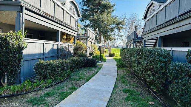 18242 Parkview 106, Huntington Beach, CA 92648