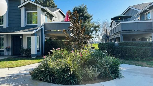 18242 Parkview 106, Huntington Beach, CA 92648