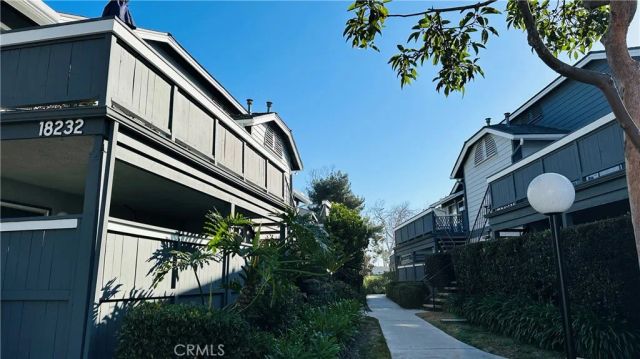 18242 Parkview 106, Huntington Beach, CA 92648