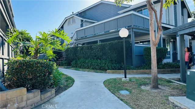 18242 Parkview 106, Huntington Beach, CA 92648
