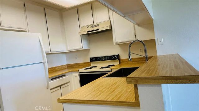 18242 Parkview 106, Huntington Beach, CA 92648