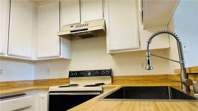 18242 Parkview 106, Huntington Beach, CA 92648