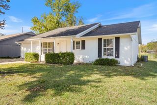 709 E Mimosa Place, Rogers, AR 72756