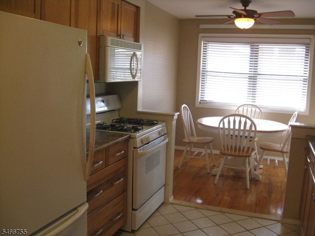 1300 Rock Ave J5, North Plainfield Boro, NJ 07060 — photo 3