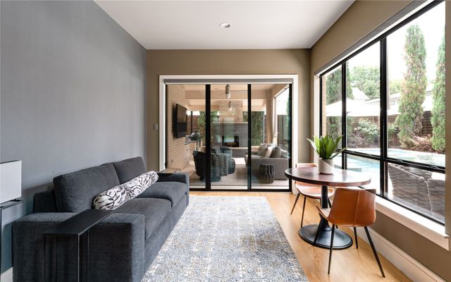 6910 Huff Trail, Dallas, TX 75214