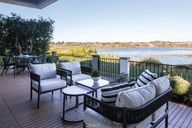 2175 Vista Entrada, Newport Beach, CA 92660