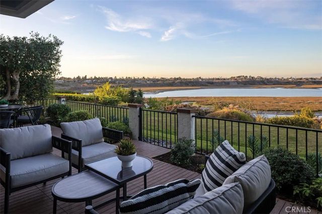 2175 Vista Entrada, Newport Beach, CA 92660