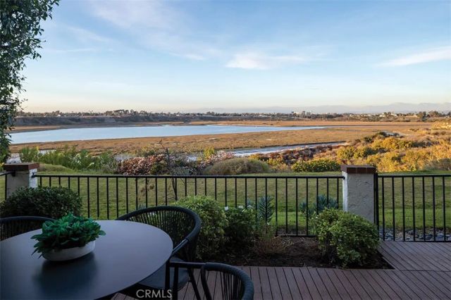 2175 Vista Entrada, Newport Beach, CA 92660