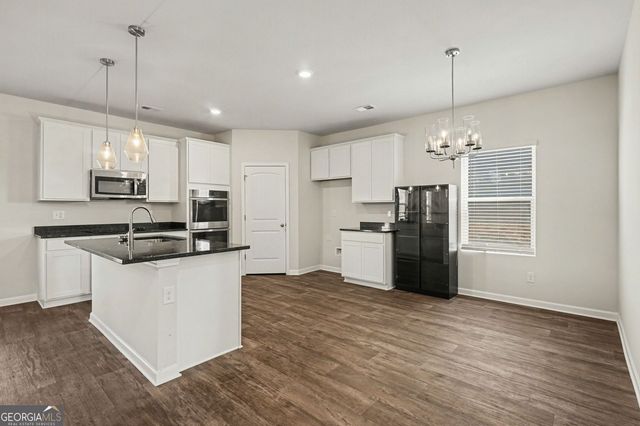 318 W Sandy Creek Drive, Covington, GA 30014