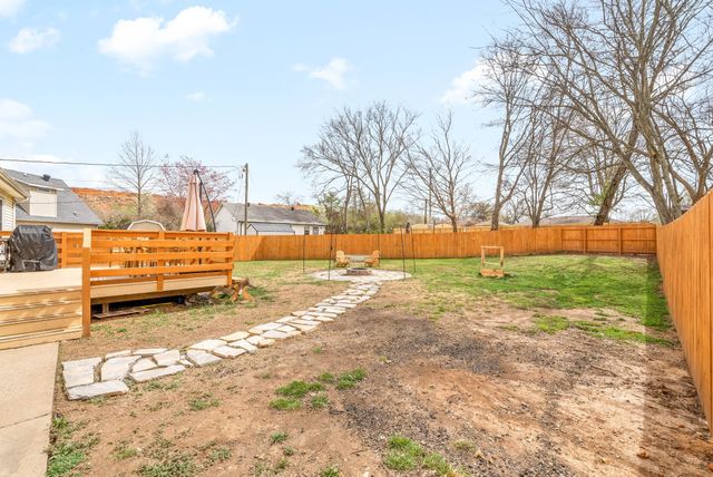 202 Jim Thorpe Dr, Clarksville, TN 37042