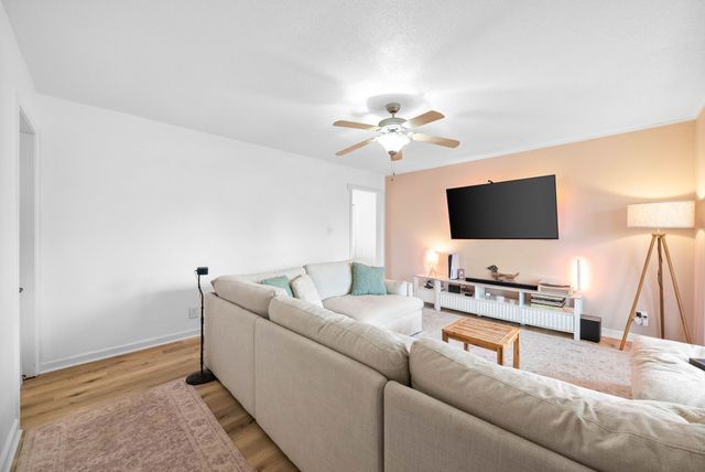 202 Jim Thorpe Dr, Clarksville, TN 37042