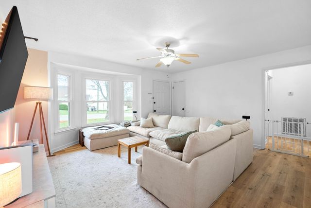 202 Jim Thorpe Dr, Clarksville, TN 37042