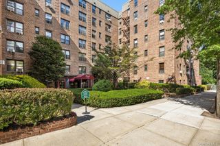 83-25 98 Street 4L, Woodhaven, NY 11421