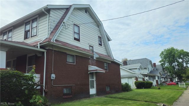 387 E York Street, Akron, OH 44310