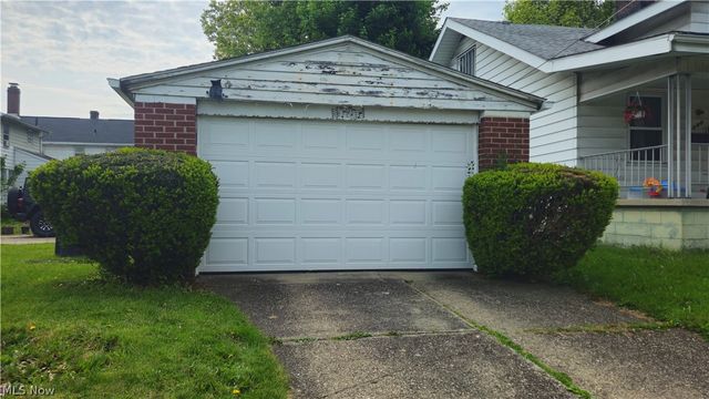 387 E York Street, Akron, OH 44310