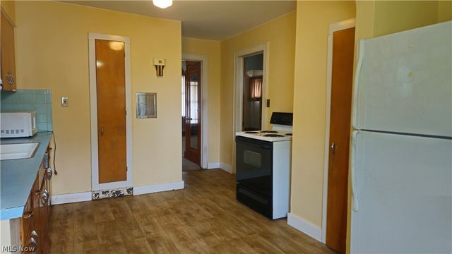 387 E York Street, Akron, OH 44310