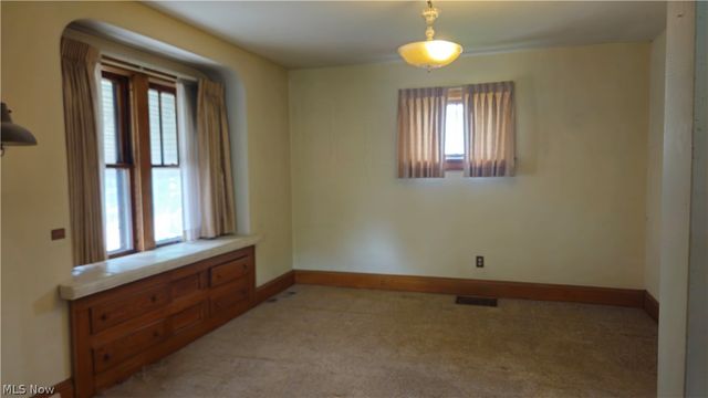 387 E York Street, Akron, OH 44310
