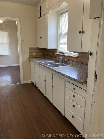 1631 N Lewis Place, Tulsa, OK 74110