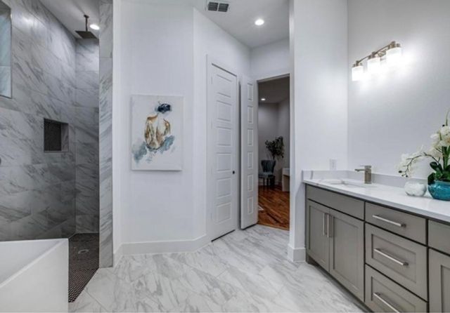 2043 Life Avenue, Dallas, TX 75212