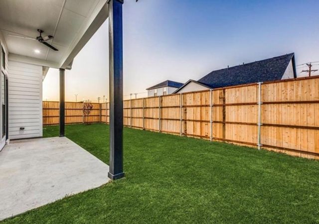 2043 Life Avenue, Dallas, TX 75212