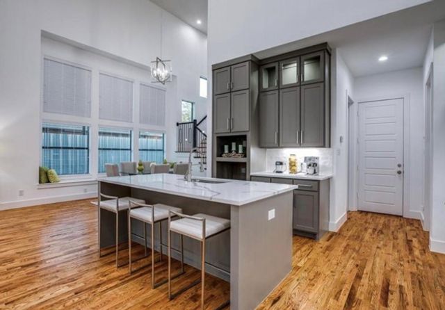 2043 Life Avenue, Dallas, TX 75212
