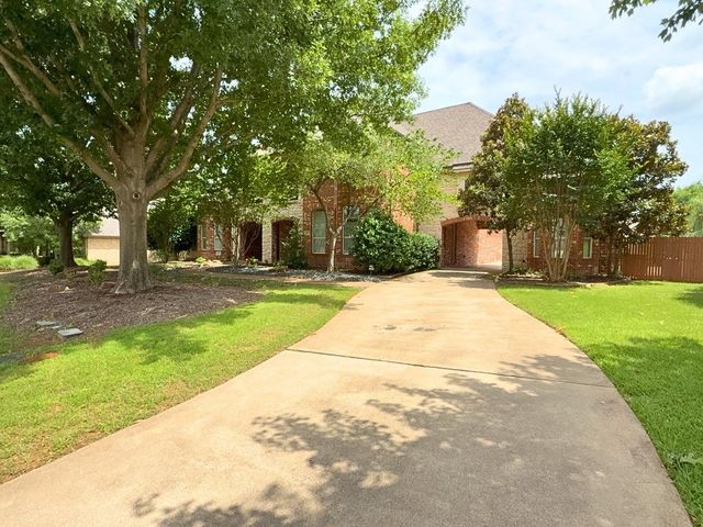 1205 Golden Gate Drive, Southlake, TX 76092