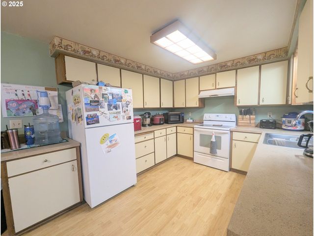 71564 PALMER JUNCTION Rd, Elgin, OR 97827