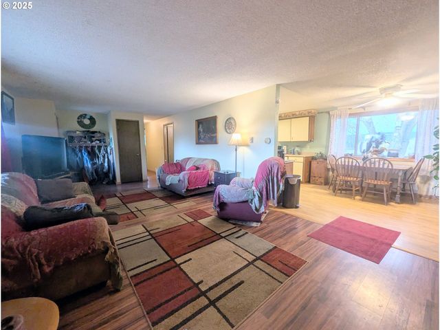 71564 PALMER JUNCTION Rd, Elgin, OR 97827