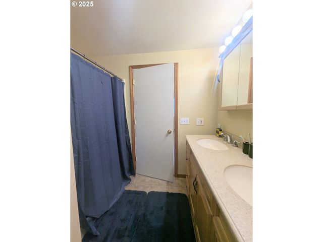 71564 PALMER JUNCTION Rd, Elgin, OR 97827