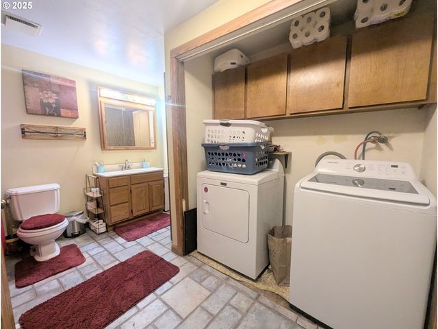 71564 PALMER JUNCTION Rd, Elgin, OR 97827