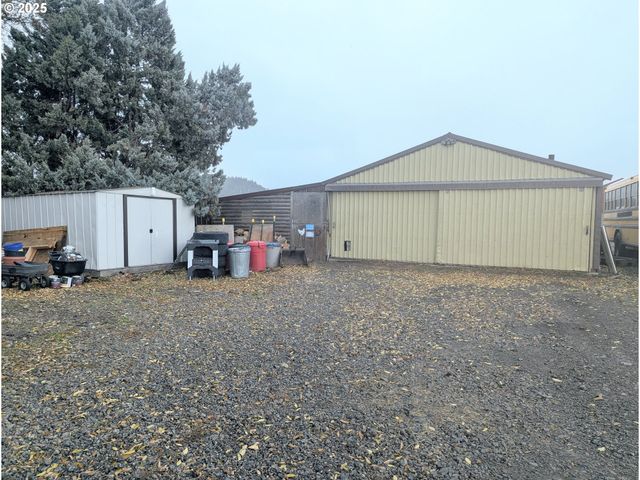 71564 PALMER JUNCTION Rd, Elgin, OR 97827