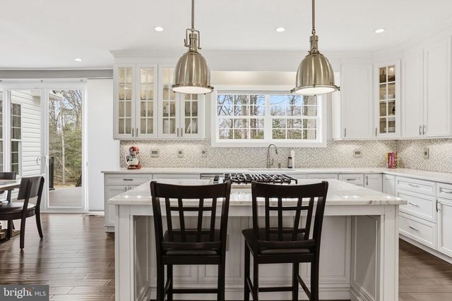 11312 TIMBERLINE DR, Oakton, VA 22124