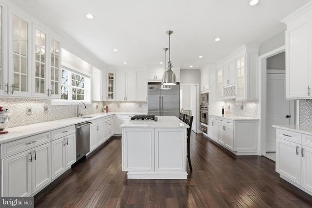 11312 TIMBERLINE DR, Oakton, VA 22124