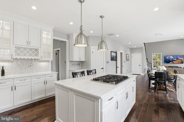 11312 TIMBERLINE DR, Oakton, VA 22124