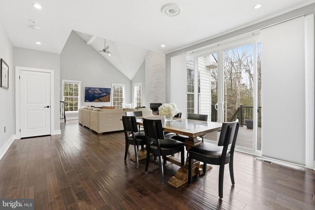 11312 TIMBERLINE DR, Oakton, VA 22124