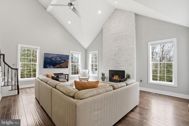 11312 TIMBERLINE DR, Oakton, VA 22124