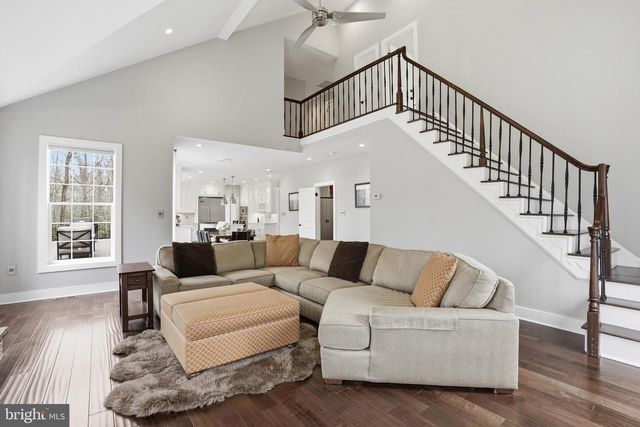 11312 TIMBERLINE DR, Oakton, VA 22124