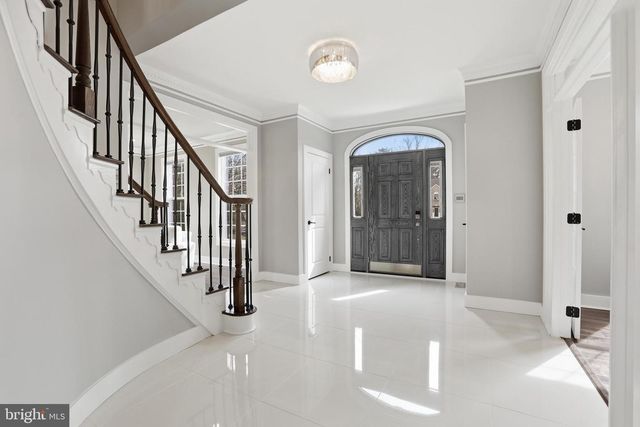 11312 TIMBERLINE DR, Oakton, VA 22124