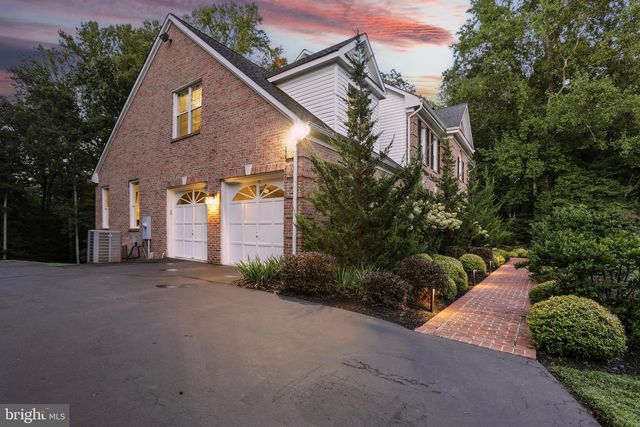 11312 TIMBERLINE DR, Oakton, VA 22124