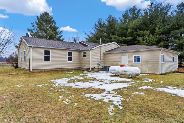 8052 Irish Road, Millington Township, MI 48746