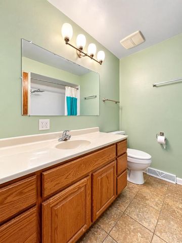 8401 S 36th STREET, Franklin, WI 53132